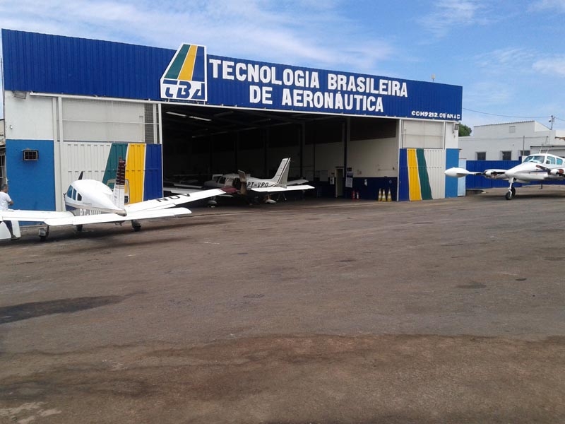 Pátio do Aeroporto da Pampulha está sem espaço para abrigar novas aeronaves  - Gerais - Estado de Minas