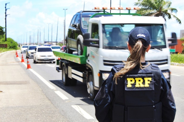 Motoristas não sabem usar a rotatória e criam caos em rodovia dos EUA