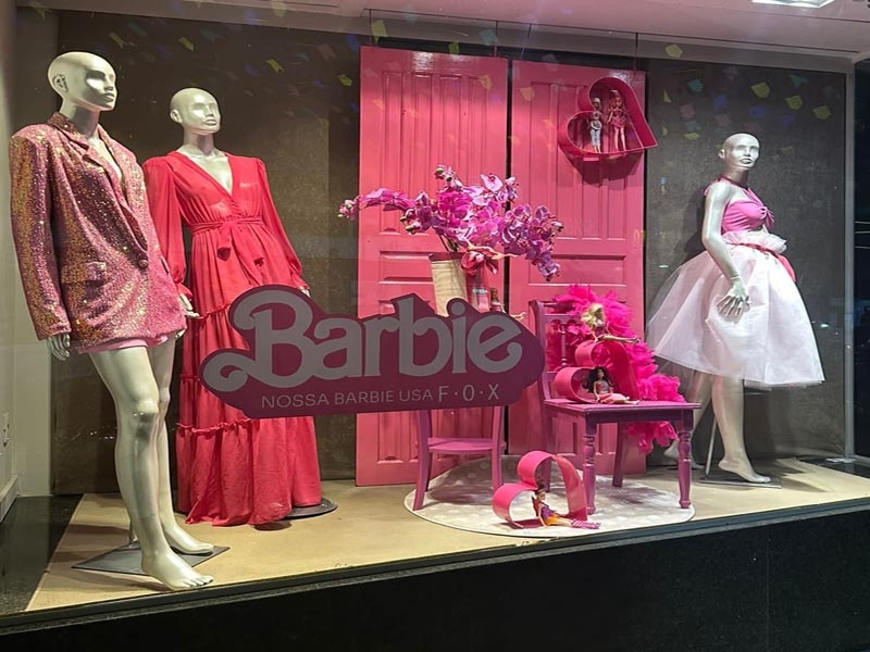 Com filme da Barbie, vendas de roupas e acessórios rosas aumentam