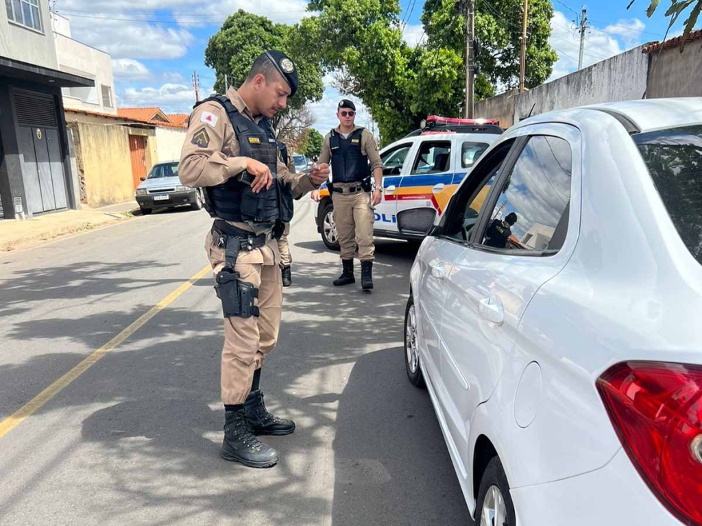 Carrinho Carro Controle Remoto Policial SP Brazil Brasil Garra Preto Branco  PM Policia Militar Corrida Esportivo