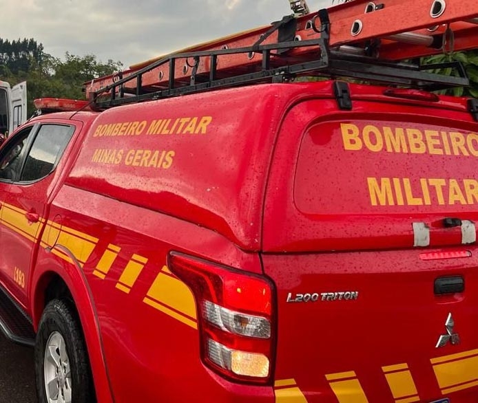 Dois homens morrem após explosão de secador em barbearia; vídeo