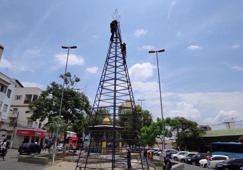 Com direito a roda gigante em praça central, Pará de Minas inicia decoração  do Natal Luz