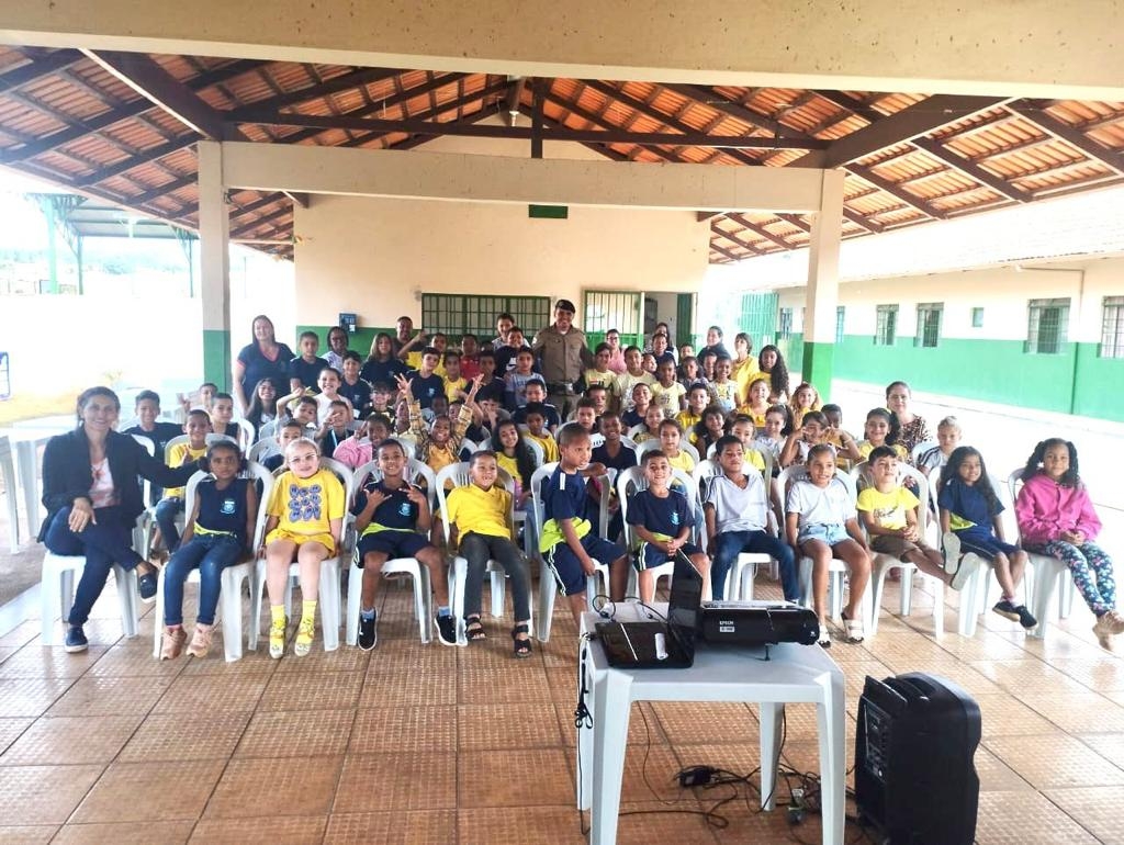 Partida de futebol termina em tiros, pedradas e garrafadas em Goiânia