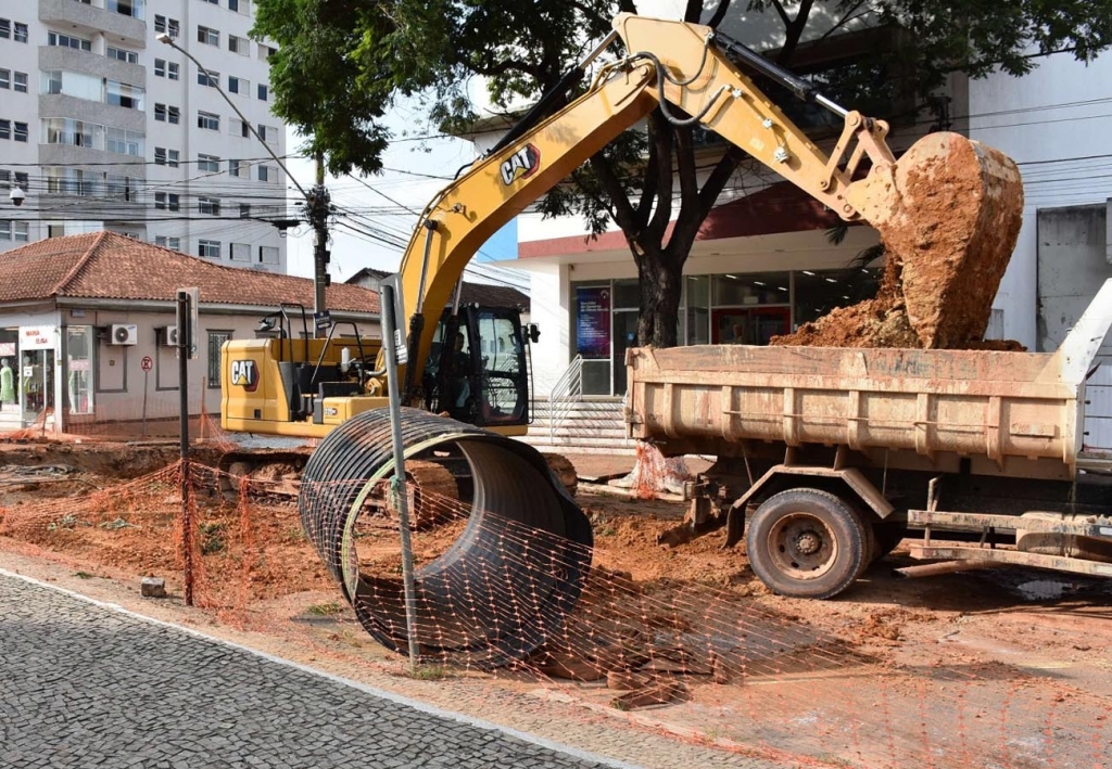 Super Patrulha na Cidade do Carro: Ambulância, Bulldozer, Carrinha, Trator,  Trem