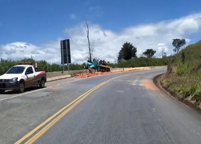 Estacionamento clandestino de caminhões segue funcionando em terreno da  Prefeitura de São Paulo, São Paulo