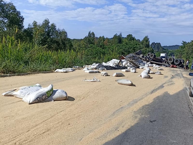 SEMTE entrega mais um bueiro, desta vez, em Cachoeirinha do Itaúnas