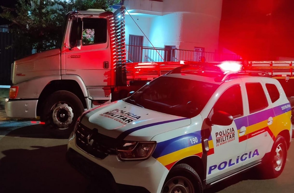 Assista: Homem morre e outras pessoas ficam feridas durante tiroteio em  campo de futebol na zona Leste de Manaus