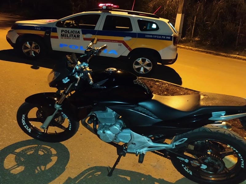 Moto de trilha apreendida pela Polícia precisa ser emplacada?