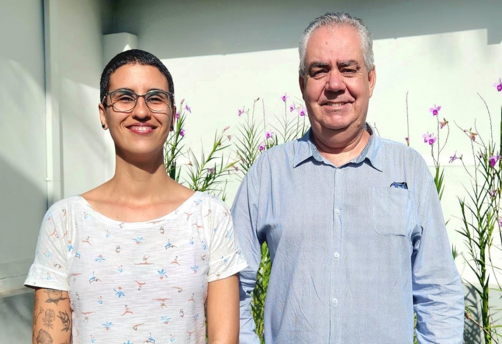 Peão emociona multidão ao pedir namorada em casamento na arena de