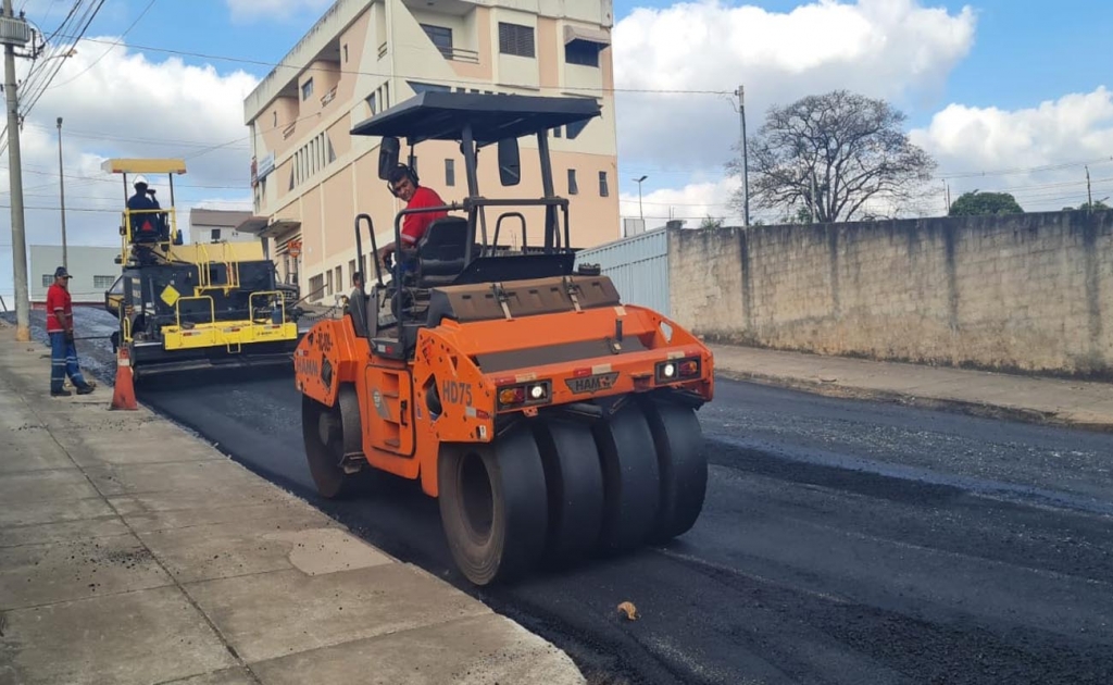 Local destinado ao estacionamento de caminhões será alterado no Centro de  Bom Despacho, Centro-Oeste