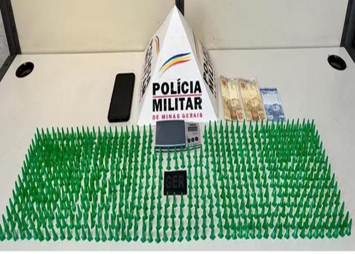 G1 - Fisioterapeuta de Divinópolis, MG cria suporte para secador de cabelo - notícias em Triângulo Mineiro