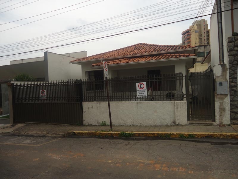 Silvio Santos presenteou Roque com casa luxuosa em condomínio paulista