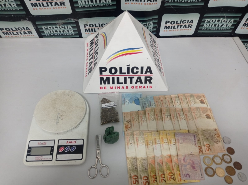 POLÍCIA MILITAR FLAGRA CONDUTOR DE MOTO SEM CNH EM VICINAL DE