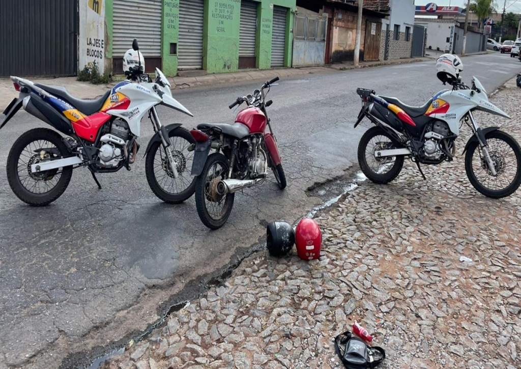 Barbeiro-Cortes/Dicas Diárias on Instagram: “Corte em V na parte da nuca, o  acabamento ficou bem marcado Quer Faturar 50…