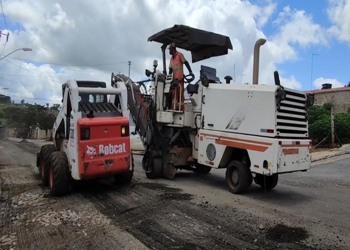 BR-251: trânsito é totalmente liberado após mais de 30h de interdição -  Gerais - Estado de Minas